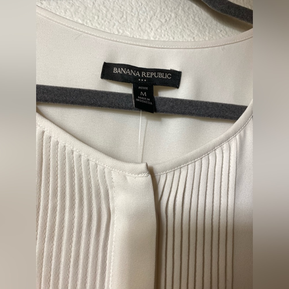 NWT Banana Republic Blouse - Picture 4 of 9